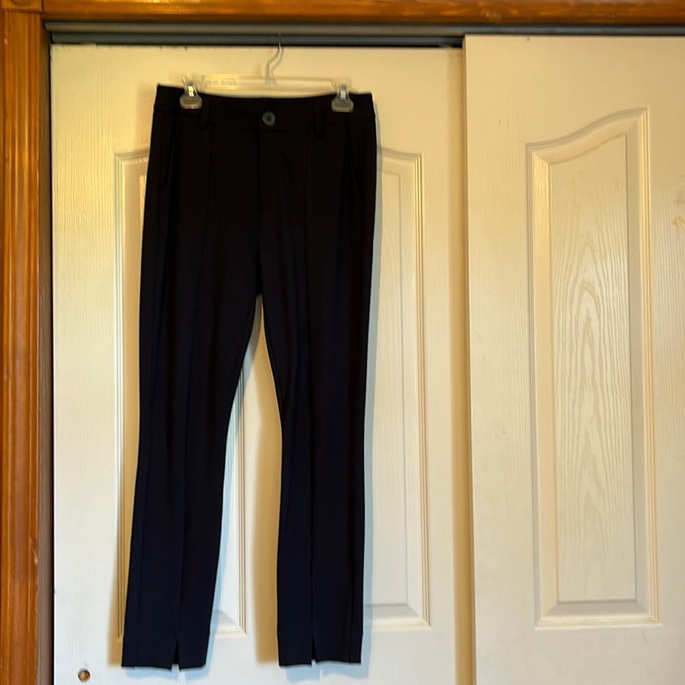 EUC cabi navy blue ponte knit cropped trousers